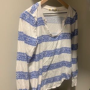 Long sleeved white and blue shirt